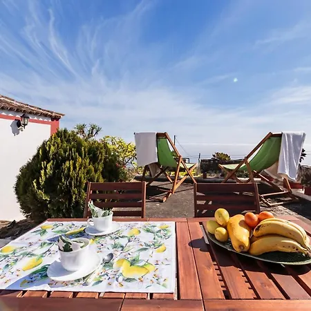 Nieves Rosa Kır Evi